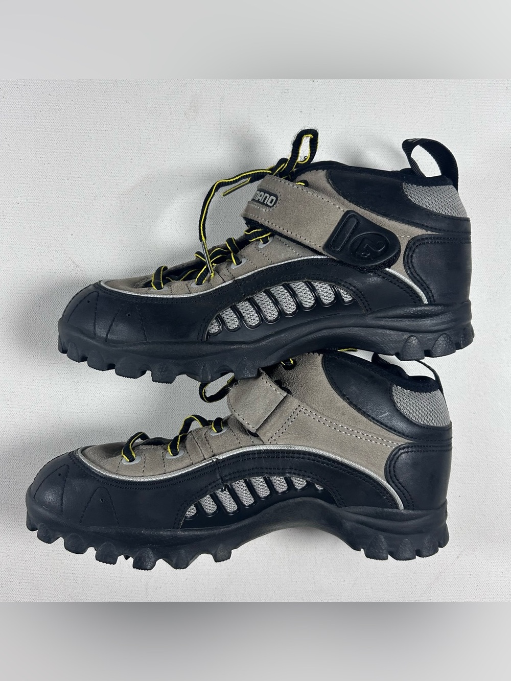 Shimano SH-M058 Mountain Bike Shoes Gray Black Men's Size 7.5 High Tops
